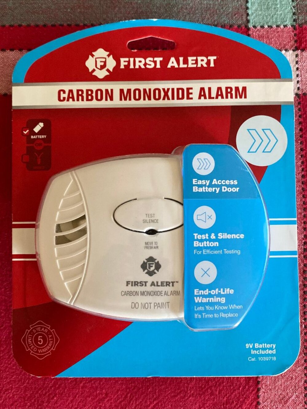 First Alert Carbon Monoxide Alarm 9V Battery Included Model CO400 (1039718)